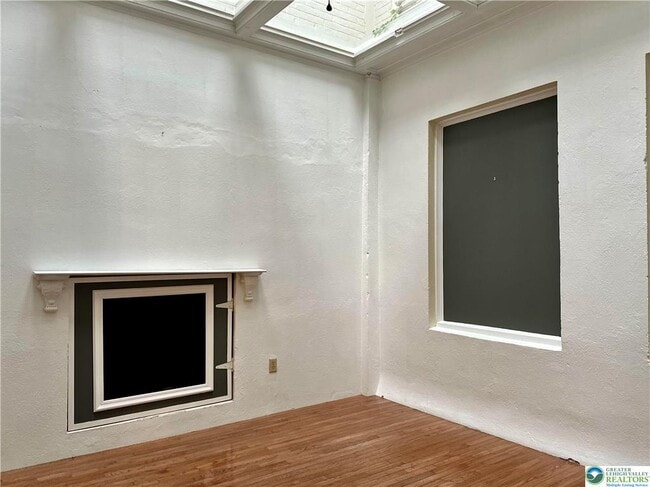 Building Photo - 147 S 4th St