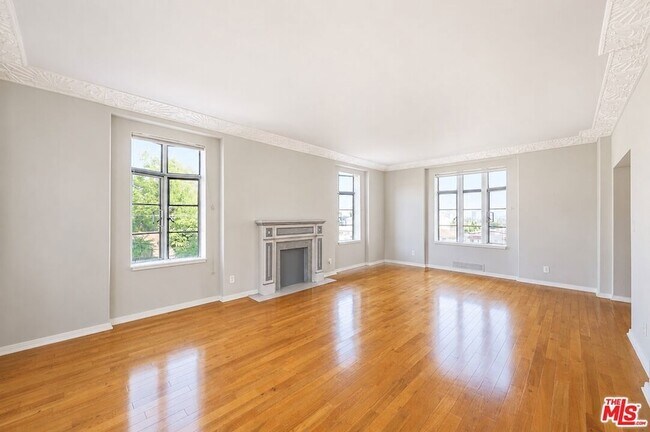 Building Photo - 1314 Hayworth Ave