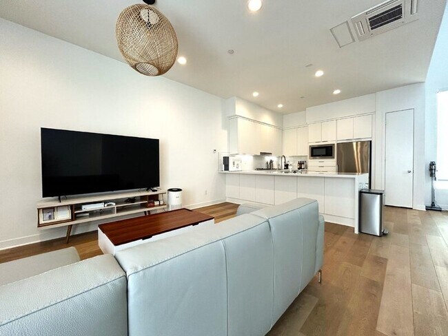 Building Photo - 10917 1/2 Otsego St