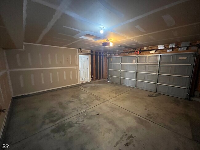 Building Photo - 10896 Riverwood Blvd