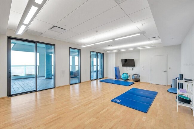 Building Photo - 1 Beach Drive SE Unit 1614