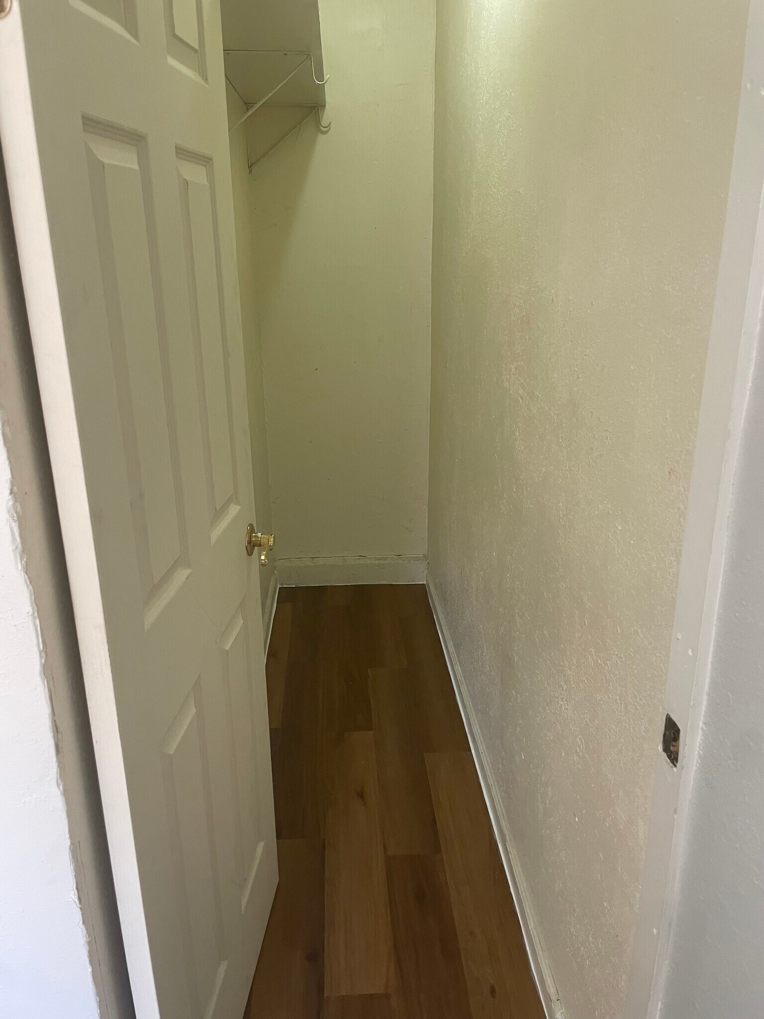 Walk in closet - 1611 103rd Ave