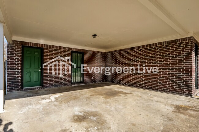 Building Photo - 3946 Chelsea Hill Dr