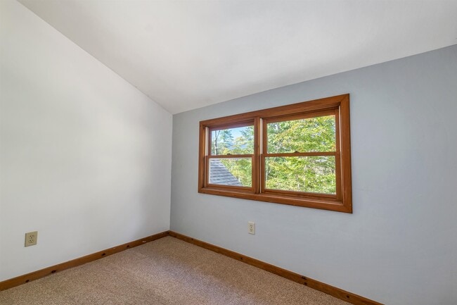 Building Photo - 44 Neighbors Row