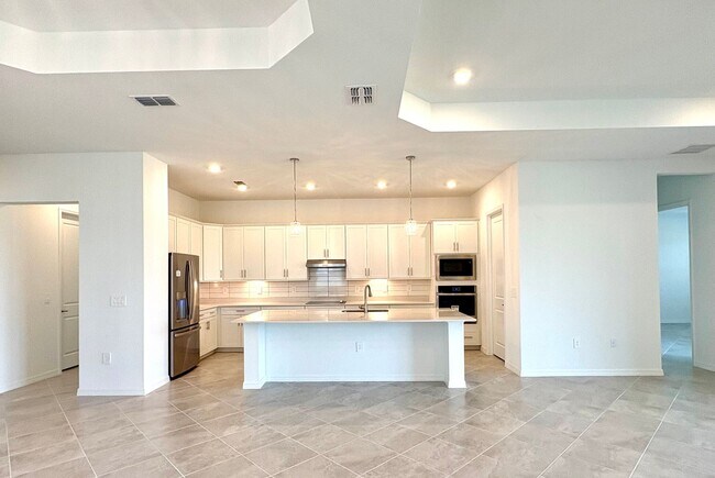 Building Photo - Brand New Luxury Rental in Wellen Park – Never Lived In!