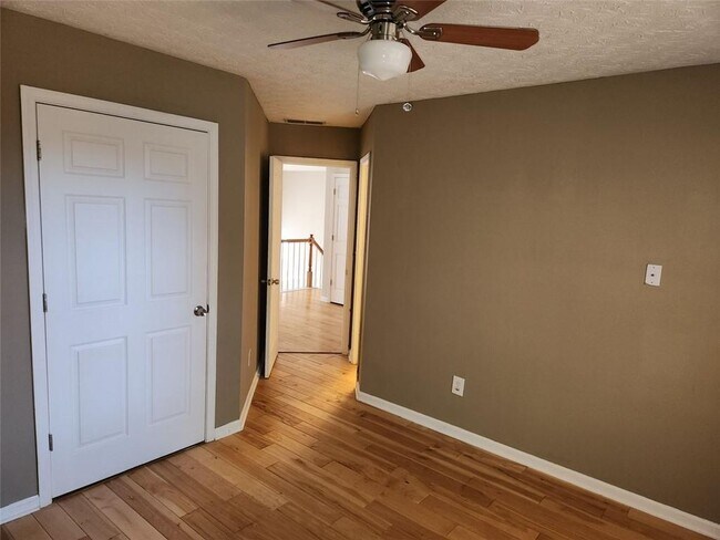 Building Photo - 335 Jon Jeff Dr NW