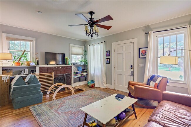Building Photo - 3 bed 2 bath Home in Historic Belhaven