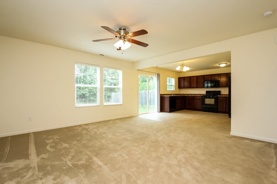 Building Photo - 1192 N Aberdeen Dr