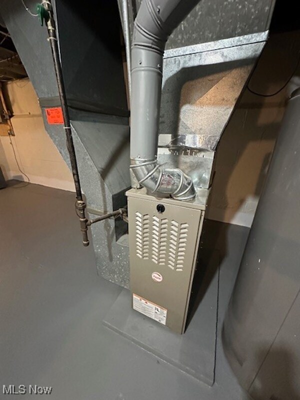 Building Photo - 5185 Anthony St