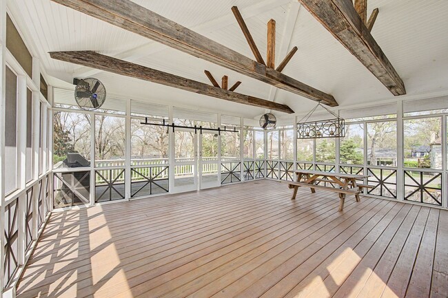 Building Photo - Beautiful 4BD/3.5BA home in the heart of Green Hills.