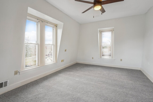 Building Photo - 34 Spring St