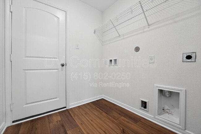 Building Photo - 582 Gabbro Gdns