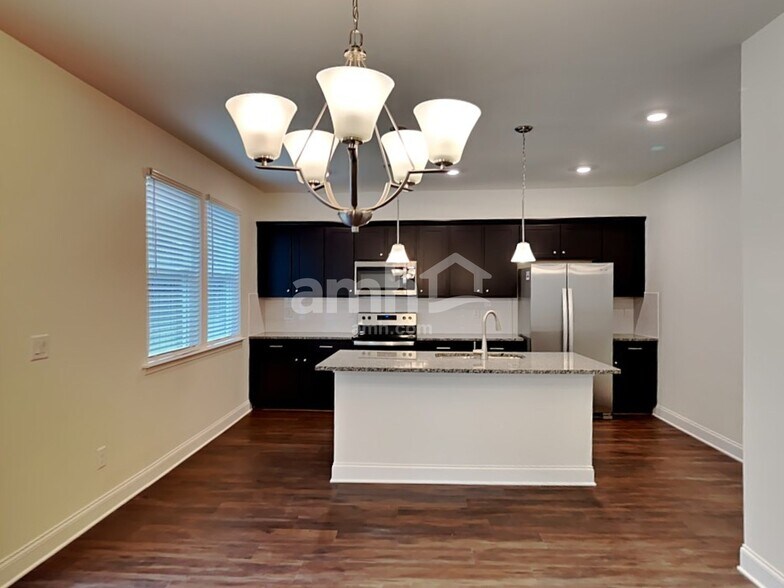 Building Photo - 8149 Willowbank Way