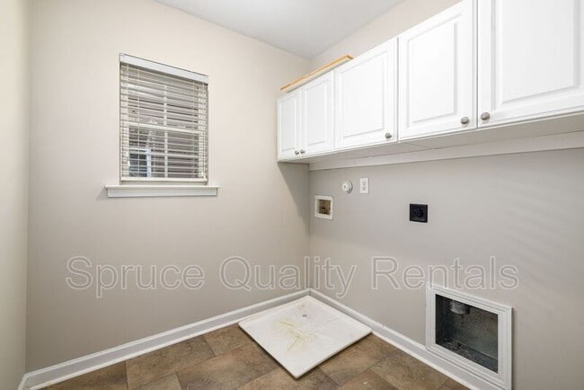 Building Photo - 206 Northlands Dr