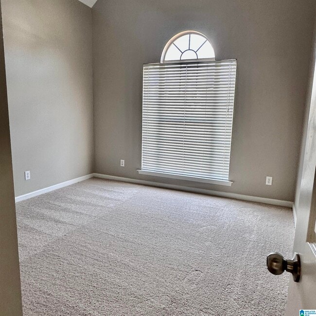 Building Photo - 384 Savannah Cir