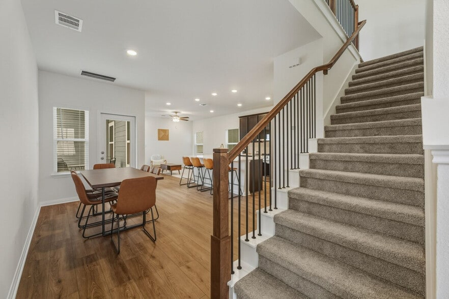 Building Photo - 2017 Ridge Runner Dr