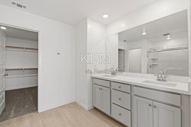 Building Photo - 10925 Admiral Cv Wy