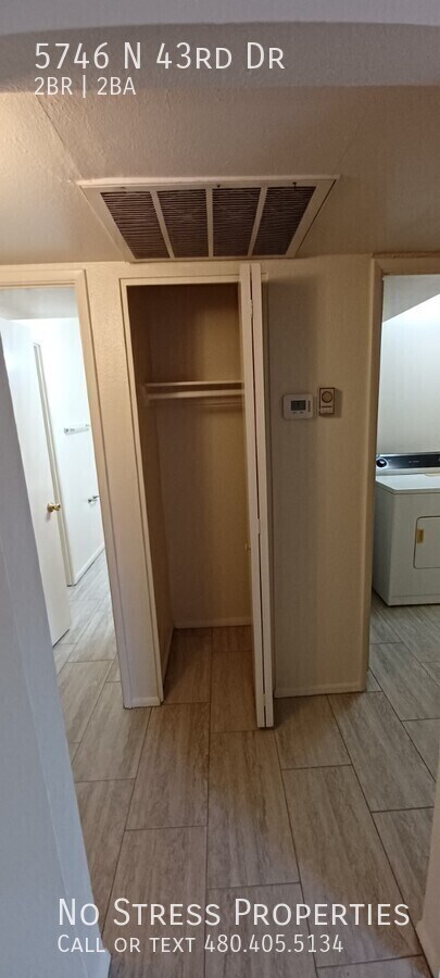 Building Photo - 5746 N 43rd Dr