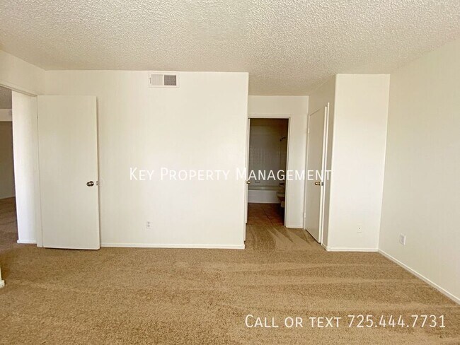 Building Photo - 2 BEDROOM CONDO OFF OF DESERT INN AND FORT...