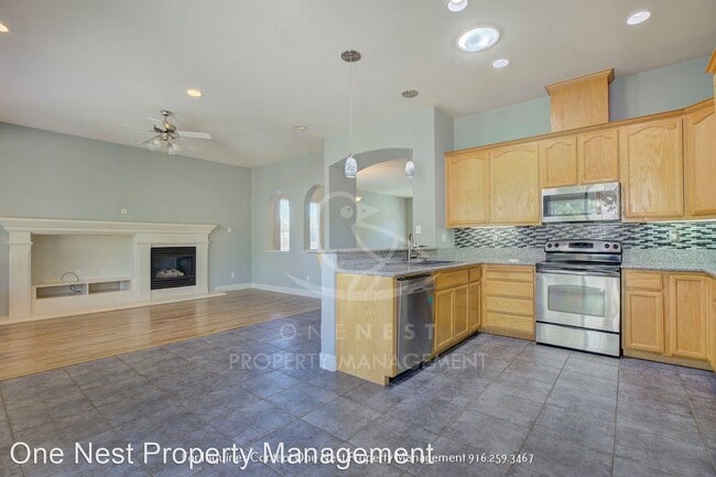 Building Photo - 3 br, 2 bath House - 419 Savannah Dr