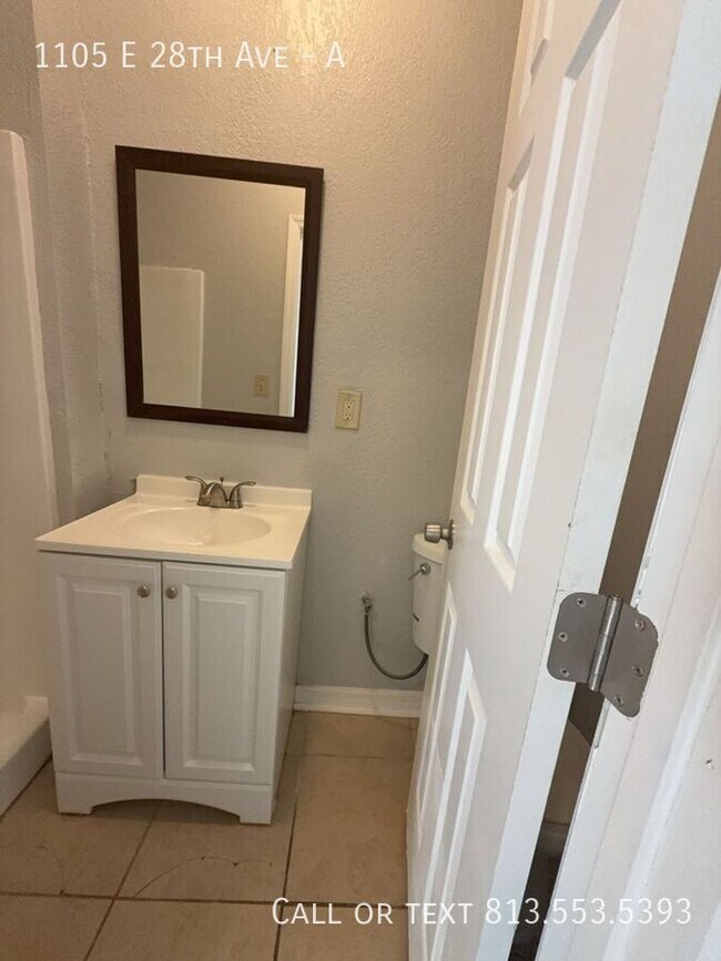 Building Photo - 1105 E 28th Ave