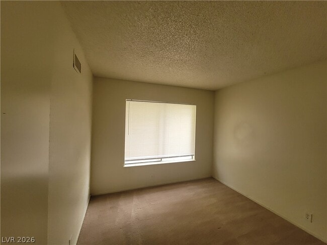 Building Photo - 4760 Woodridge Rd