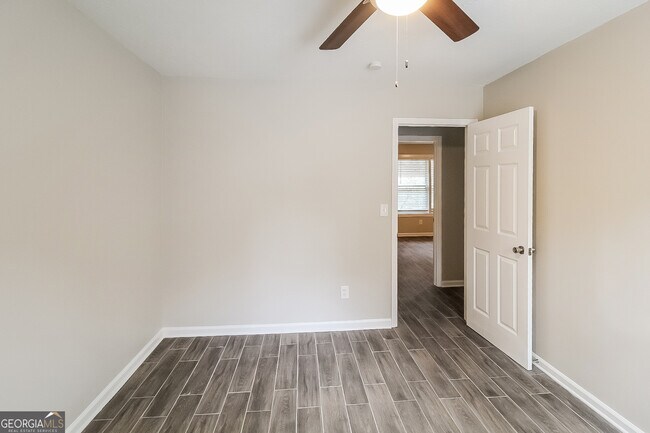 Building Photo - 2626 Del Ridge Dr