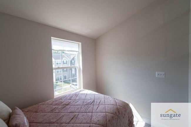 Building Photo - 1408 Onnesta Ct