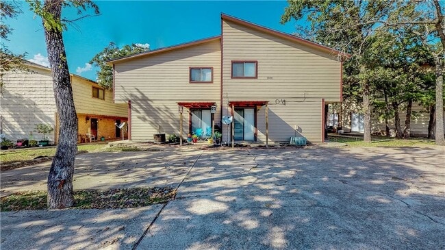 Primary Photo - 1004 Verde Dr