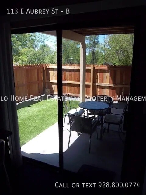 Building Photo - 113 E Aubrey St