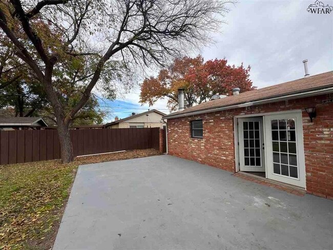 Building Photo - 5026 Lakefront Dr