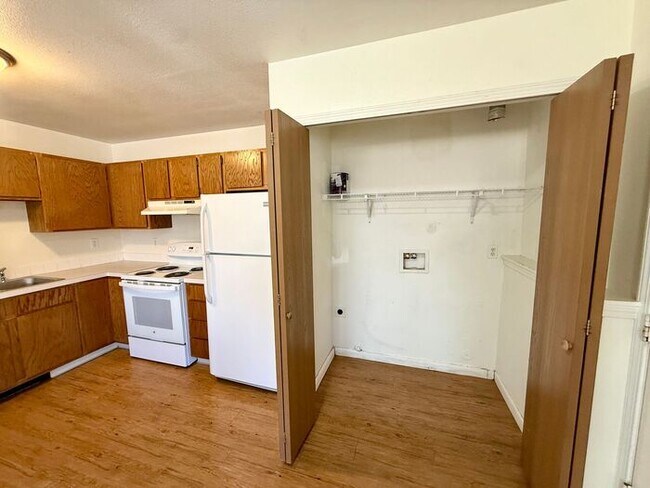 Building Photo - Limited-Time Offer: 2 Weeks Free! 2-Bed, 1-Bath Garden Apartment in Johnstown – Utilities Included