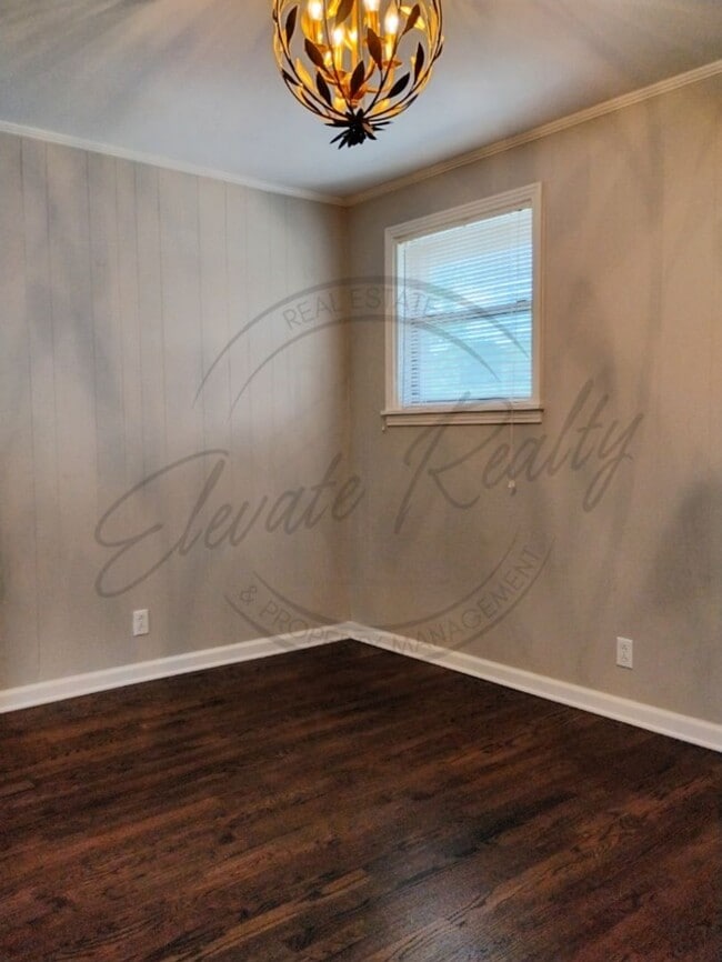 Building Photo - Charming Two Bedroom in Triplex in Goodlettsville!