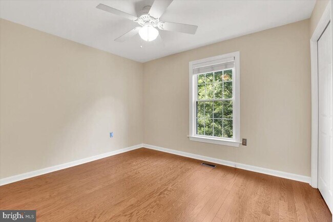 Building Photo - 11809 Rockaway Ln