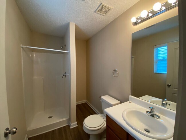 Building Photo - BRIDGEWATER HOME! PRE-LEASING FOR AUGUST 2...