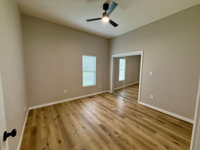 Building Photo - 1025 N 6th St