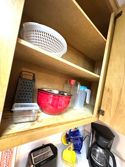 Building Photo - 1270 W Newlands Dr