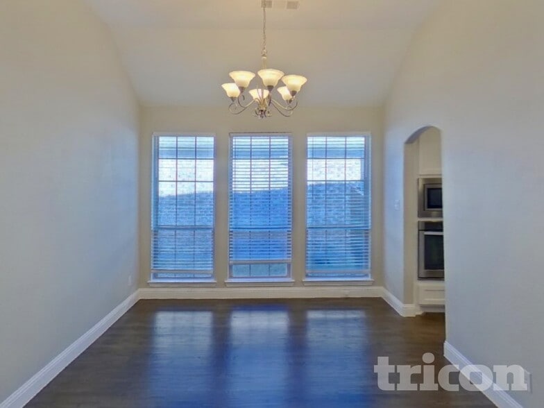 Building Photo - 401 Winehart St