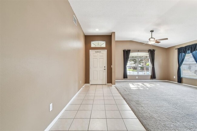 Building Photo - 15807 Leatherleaf Ln