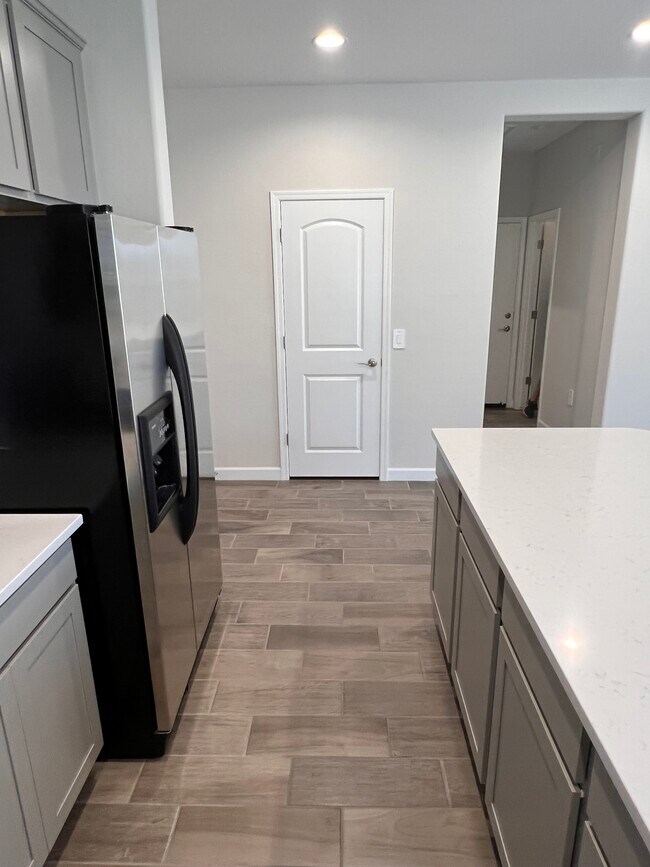 Kitchen - 37640 W San Sisto Ave