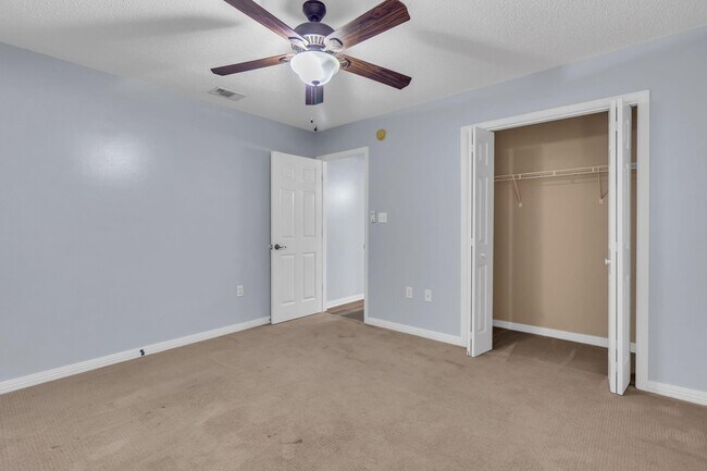 Building Photo - 539 Tikell Dr