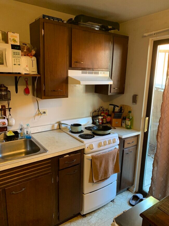 Building Photo - 24 Lynch St