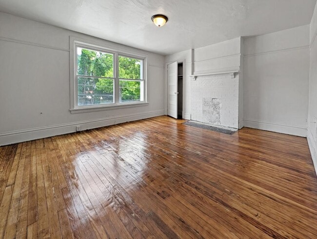 Building Photo - 6602 Rowan St