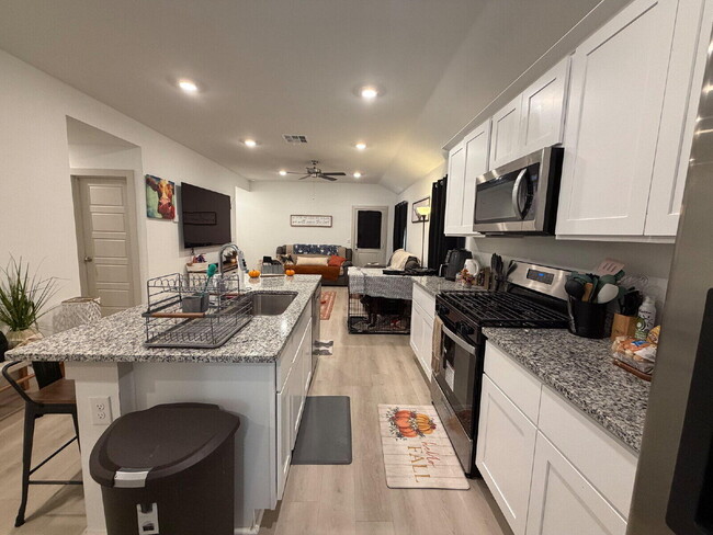 Building Photo - 7433 8th St