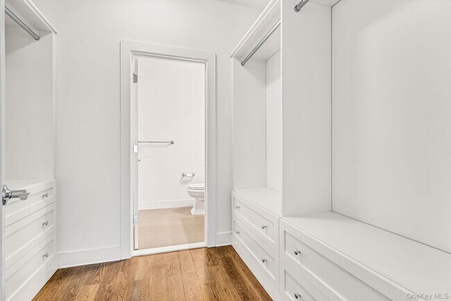 Building Photo - 21 Honeysuckle Ln