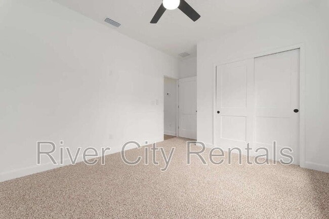 Building Photo - 2676 Halperns Way