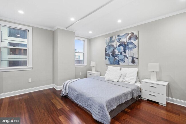 Building Photo - 1901 Walnut St