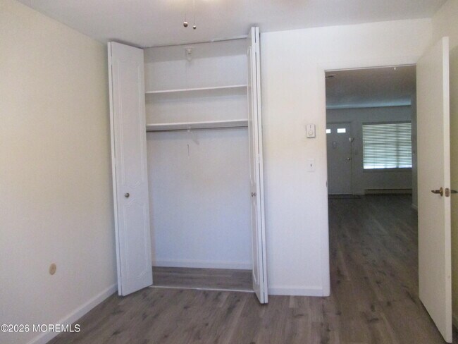 Building Photo - 363B Chesterfield Ct