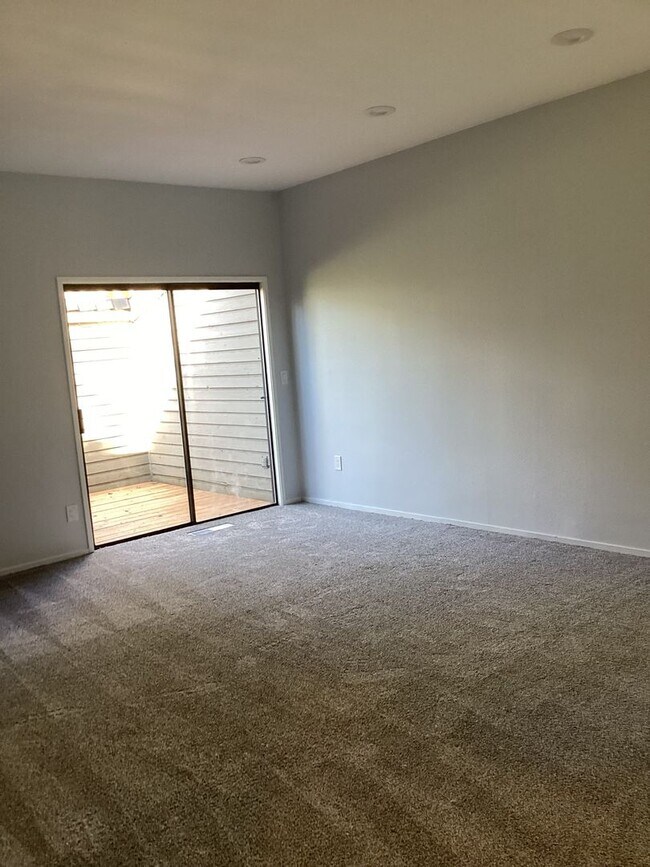 Building Photo - 4007 SW Fairhaven Ct