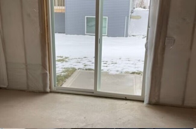 Building Photo - Spacious 3BR 2.5ba house in Waukee, available NOW!